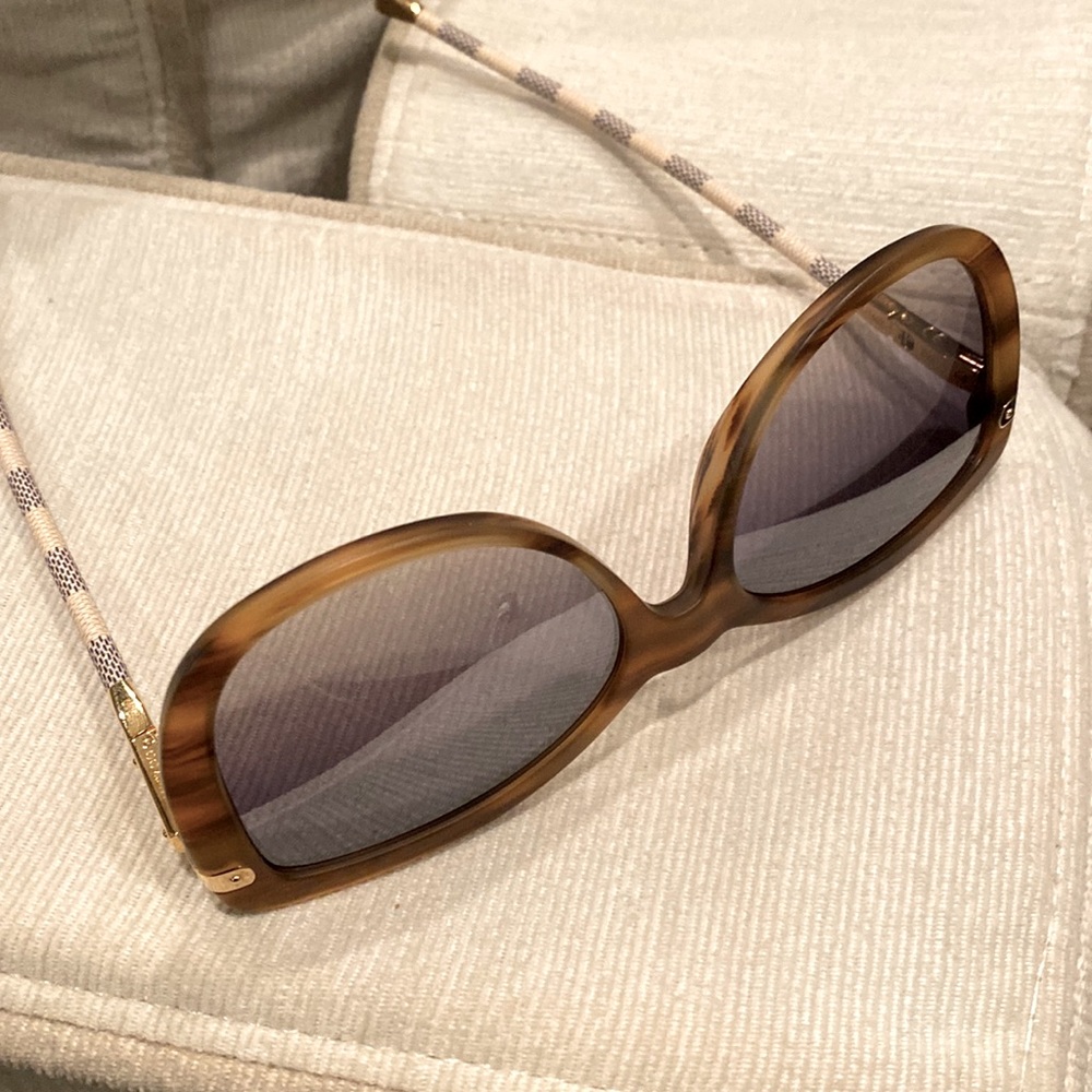 Authentic! LOUIS VUITTON Damier Azur Charlotte Sunglasses.